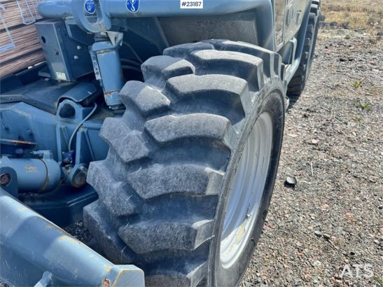 Merlo P40.17 telehandler w/ bucket – pallet forks – jib P40.17 telehandler w/ bucket – pallet forks – jib 2014 2 Wheel Loa...