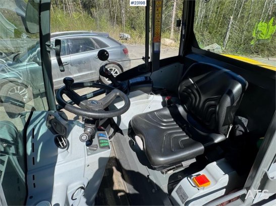 Kramer 5055E Wheel Loader with plow, pallet forks and 2 b Kramer 5055E Wheel Loader with plow, pallet forks and 2 b 2022 2...