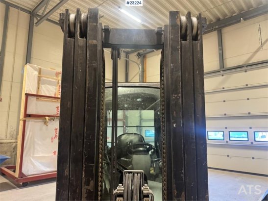 Manitou M135D Forklift – 2400 hours! M135D Forklift – 2400 hours! 2018 2 Forklift image 13