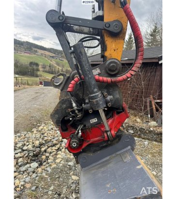 Liebherr R914 Compact crawler excavator with VA boom, 2 buc R914 Compact crawler excavator with VA boom, 2 buc 2018 2 Craw...