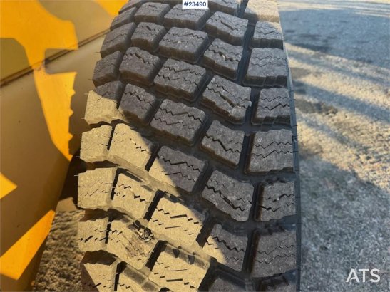 Volvo L50C wheel loader w/ 3 buckets, pallet forks, plow L50C wheel loader w/ 3 buckets, pallet forks, plow 1996 2 Wheel L...