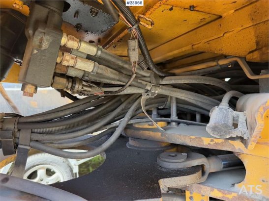 Volvo L50C wheel loader with bucket, good tires and over L50C wheel loader with bucket, good tires and over 1997 2 Wheel L...