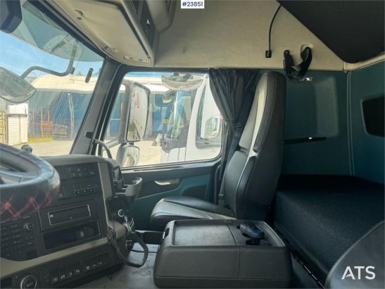 Volvo FM370 6x2 Box Truck – Full Side Opening – Refriger FM370 6x2 Box Truck – Full Side Opening – Refriger 2018 2 image 13