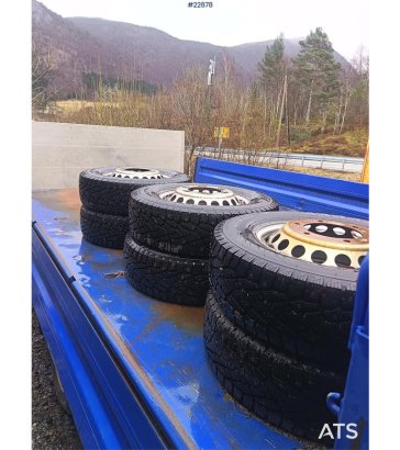 Mercedes-Benz 616 CDI 5-seater flatbed truck as a repair object Mercedes-Benz 616 CDI 5-seater flatbed truck as a repair o...