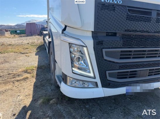 Volvo FH 540 6x2 hook truck w/ 20T hook - One owner. WAT 590 2019 2 Tractor Units image 13
