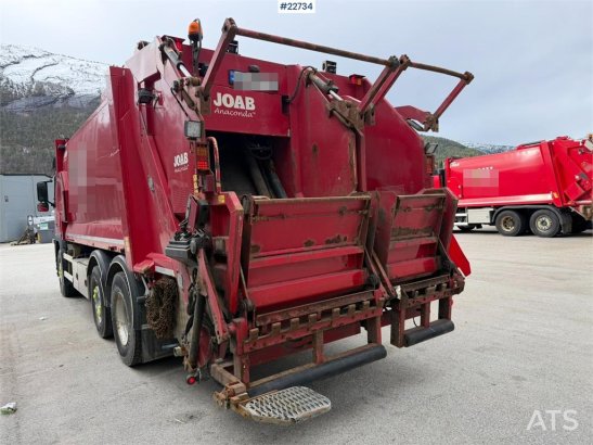 Volvo FM370 6x2 pusher with 2 chamber refuse truck with FM370 6x2 pusher with 2 chamber refuse truck with 2018 2 image 13