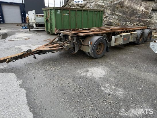 Kaupe 3 akslet hook trailer with tipper for sale as a re Kaupe 3 akslet hook trailer with tipper for sale as a re 2011 2 i...