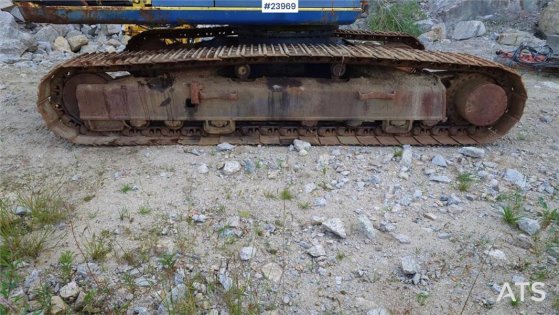 Kobelco SK200LC Excavator with digging bucket SK200LC Excavator with digging bucket 1991 2 Crawler Excavators image 13