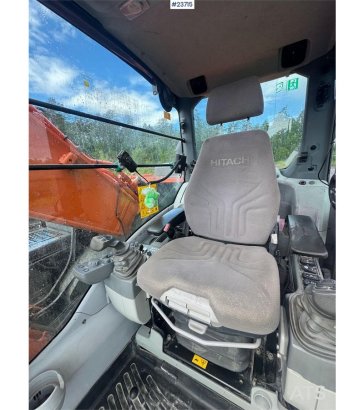 Hitachi ZX250LC-5B Crawler Excavator – Rototilt and 2 Buck ZX250LC-5B Crawler Excavator – Rototilt and 2 Buck 2014 2 Crawl...