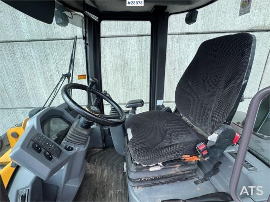 Volvo L30GS Hjullaster m/ skuffe, pallegaffel og skjær - L30GS Hjullaster m/ skuffe, pallegaffel og skjær - 2020 2 Wheel L...