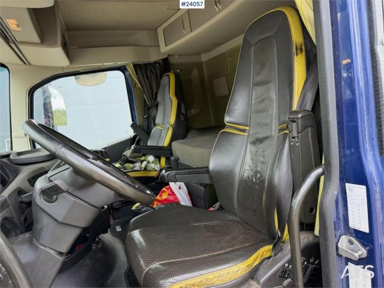 Volvo FH16 8x4 Tipper Truck with Asphalt Body and Stone 590 2018 2 image 13