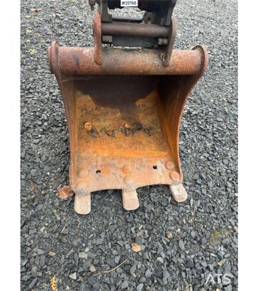Kubota U17-3a Mini Excavator with Digging Bucket – Custom U17-3a Mini Excavator with Digging Bucket – Custom 2009 2 image 13