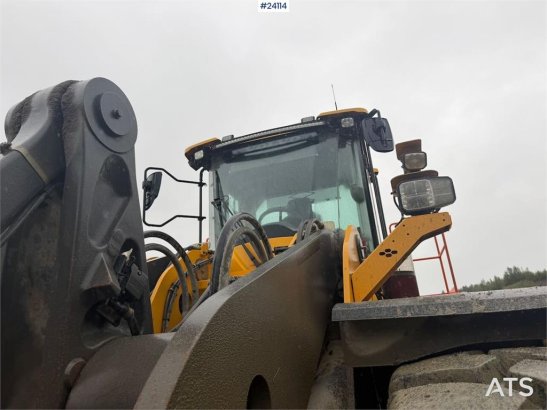 Volvo L220H wheel loader w/ lever control, bucket and sc L220H wheel loader w/ lever control, bucket and sc 2023 2 Wheel L...