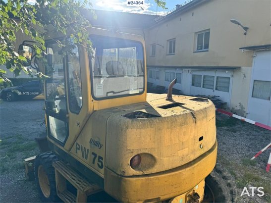 Komatsu PW75 Wheeled Excavator w/ Tilting Grading Bucket – 915 1998 2 Wheeled Excavators image 13