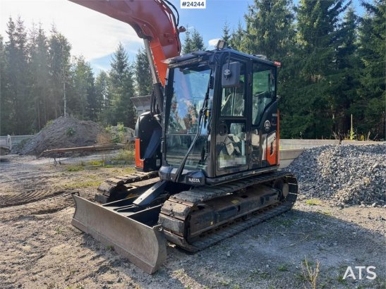 Hitachi ZX95US-7 Excavator w/ Rototilt w/ grab – 2 buckets ZX95US-7 Excavator w/ Rototilt w/ grab – 2 buckets 2024 2 Crawl...