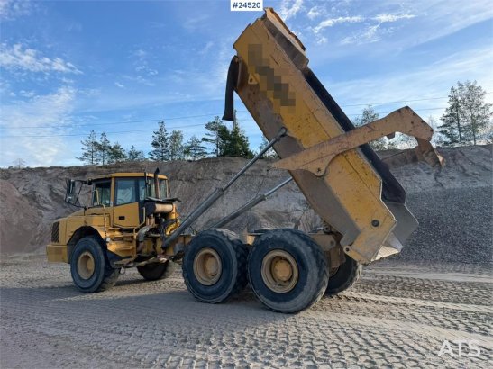 Volvo A25D 6x6 articulated hauler with white registratio A25D 6x6 articulated hauler with white registratio 2002 2 Dump Tr...