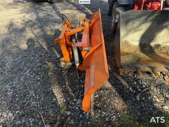 Heracles H280 Wheel Loader w/Snow Plow, Bucket and Pallet F Heracles H280 Wheel Loader w/Snow Plow, Bucket and Pallet F 20...