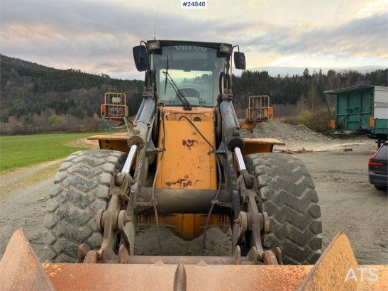 Volvo L120B Wheel loader with bucket L120B Wheel loader with bucket 1994 2 Wheel Loaders image 13