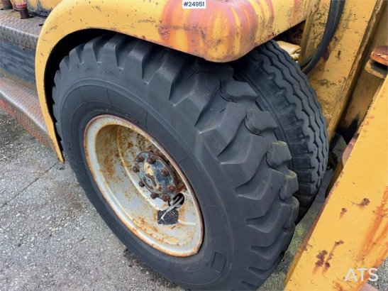 Hyster Forklift with hydraulic forks – Needs repair Forklift with hydraulic forks – Needs repair 2 Forklift image 13