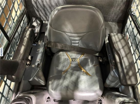 Mustang 220R compact loader w/leveling bucket and pallet f Mustang 220R compact loader w/leveling bucket and pallet f 2016...