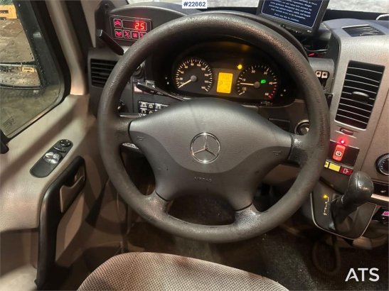 Mercedes-Benz Sprinter w/ 15+1+1 seats w/ 2 sets of tires Sprinter w/ 15+1+1 seats w/ 2 sets of tires 2012 2 image 14
