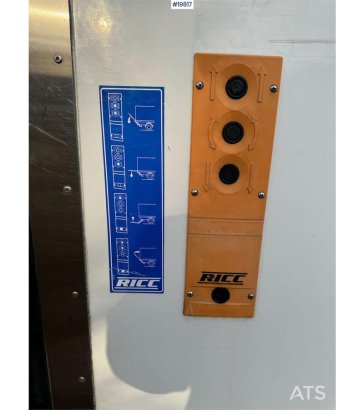 Mercedes-Benz Sprinter box van w/ lifting limb WATCH VIDEO Sprinter box van w/ lifting limb WATCH VIDEO 2016 2 Small Vans ...
