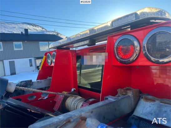 Volkswagen Amarok 4x4 tow truck w/ electric winch and two set Volkswagen Amarok 4x4 tow truck w/ electric winch and two se...