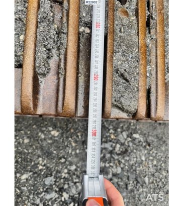 Liebherr R922 crawler excavator with digging bucket and 201 R922 crawler excavator with digging bucket and 201 2014 2 Craw...