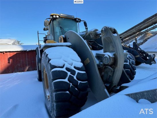 Volvo L250H Wheel Loader with bucket – gearbox needs rep L250H Wheel Loader with bucket – gearbox needs rep 2015 2 Wheel L...