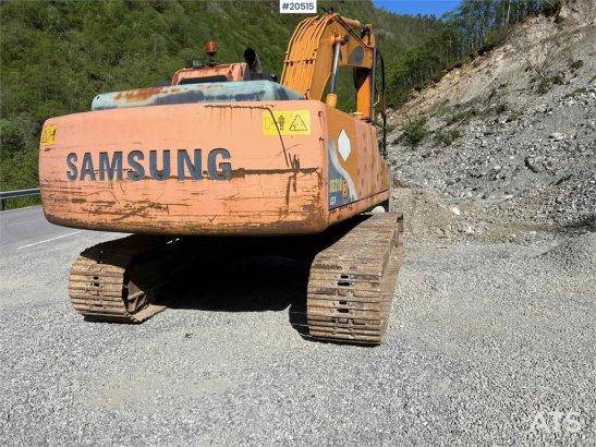 Samsung se210 LC3 Excavator w/ toothed bucket. WATCH THE V Samsung se210 LC3 Excavator w/ toothed bucket. WATCH THE V 1999...