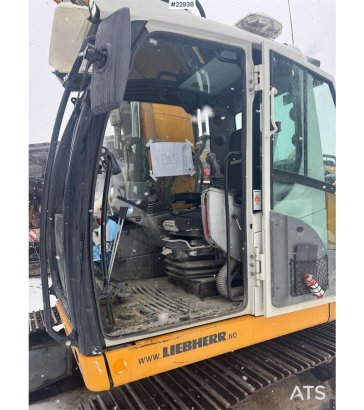 Liebherr R914 Compact crawler excavator with VA boom, 2 buc R914 Compact crawler excavator with VA boom, 2 buc 2018 2 Craw...