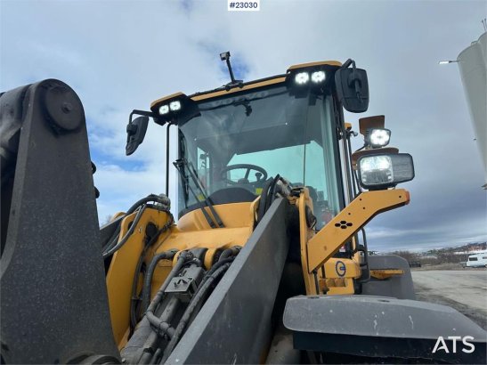 Volvo L90H wheel loader with joystick control and a buck L90H wheel loader with joystick control and a buck 2018 2 Wheel L...