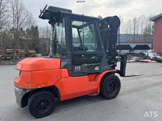 Toyota 42-7FD45 forklift – 9355 hours – 5.5 meter lifting 42-7FD45 forklift – 9355 hours – 5.5 meter lifting 2008 2 Forkli...