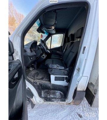 Mercedes-Benz Sprinter 4x2 Box Truck with lift and side door Sprinter 4x2 Box Truck with lift and side door 2019 2 image 89