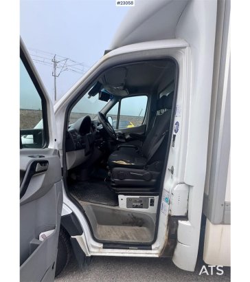 Mercedes-Benz Sprinter 5198 4x2 box truck with tail lift and sid Sprinter 5198 4x2 box truck with tail lift and sid 2016 2...