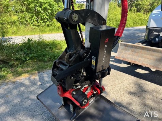 Bobcat E55Z Mini Excavator w/ Rototilt and 2 buckets. 260 E55Z Mini Excavator w/ Rototilt and 2 buckets. 260 2022 2 Crawle...
