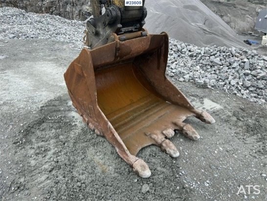 CAT 323FL with tilt and digging bucket 36 2018 2 image 14