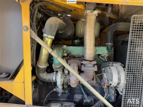 Volvo L50C wheel loader with bucket, good tires and over L50C wheel loader with bucket, good tires and over 1997 2 Wheel L...