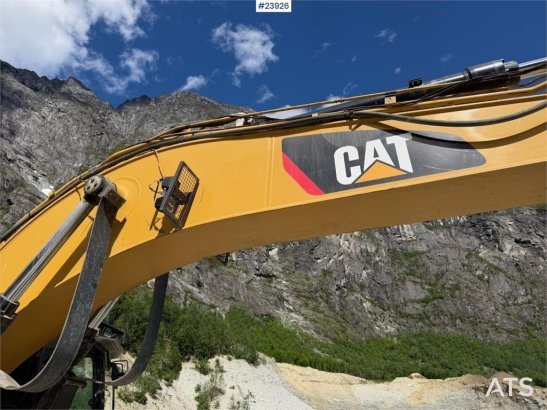 CAT 336EL Excavator with Digging Bucket 44 2012 2 Crawler Excavators image 14