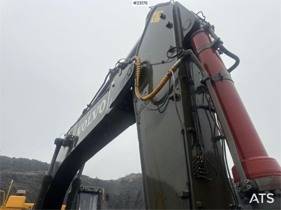 Volvo EC700CL crawler excavator w/ one bucket – Hydrauli EC700CL crawler excavator w/ one bucket – Hydrauli 2012 2 Crawler...