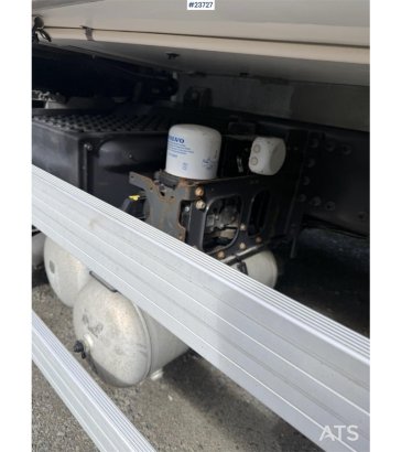 Volvo FM330 4x2 box truck with full side opening and Zep FM330 4x2 box truck with full side opening and Zep 2019 2 image 14