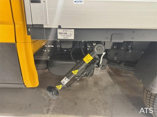 Iveco 35S18 flatbed truck with crane – 2 sets of tires – 35S18 flatbed truck with crane – 2 sets of tires – 2025 2 Small V...