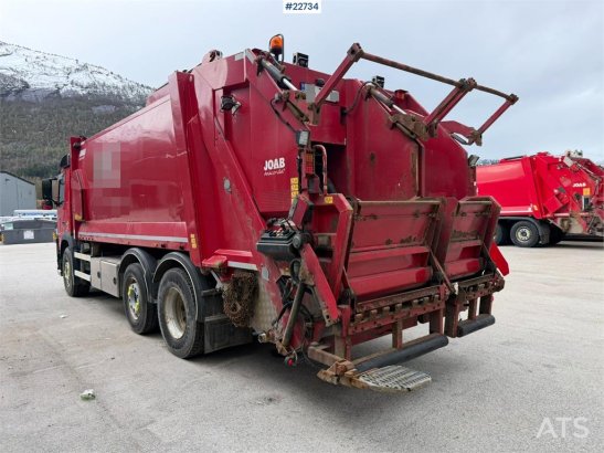 Volvo FM370 6x2 pusher with 2 chamber refuse truck with FM370 6x2 pusher with 2 chamber refuse truck with 2018 2 image 14