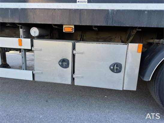 Ekeri box semi-trailer with full side opening and lift Ekeri box semi-trailer with full side opening and lift 2017 2 Box s...