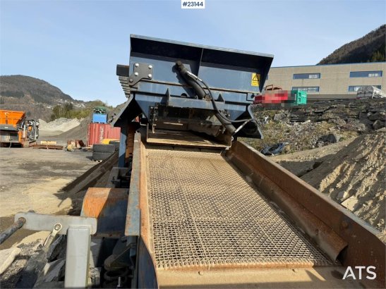 Maskin Mekano LV302 T3 Screening plant with grid, remote control Maskin Mekano LV302 T3 Screening plant with grid, remote ...
