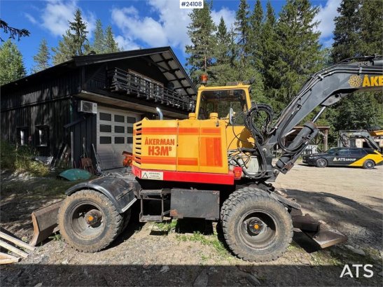 Åkerman H3M Wheeled Excavator – Tiltrotator and Bucket H3M Wheeled Excavator – Tiltrotator and Bucket 1994 2 Wheeled Excav...