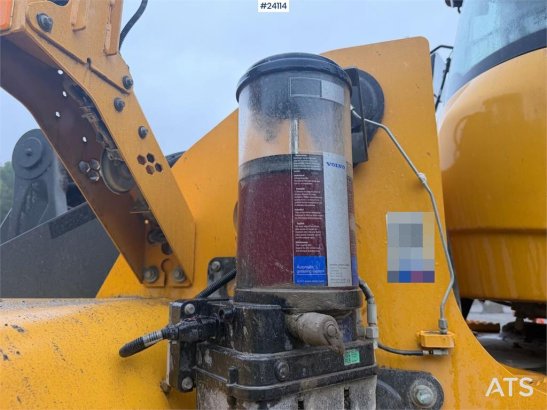 Volvo L220H wheel loader w/ lever control, bucket and sc L220H wheel loader w/ lever control, bucket and sc 2023 2 Wheel L...