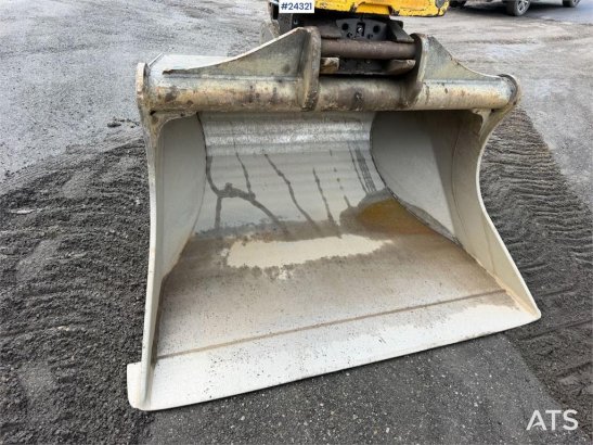 Liebherr R930 LC excavator w/ 2 buckets and GPS. WATCH VIDE R930 LC excavator w/ 2 buckets and GPS. WATCH VIDE 2022 2 Craw...