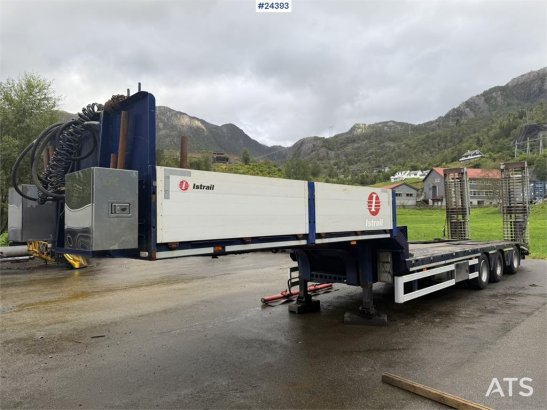 Istrail 3 akslet Low Loader Semi-Trailer with Hydraulic Ra Istrail 3 akslet Low Loader Semi-Trailer with Hydraulic Ra 2018...