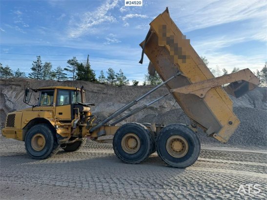 Volvo A25D 6x6 articulated hauler with white registratio A25D 6x6 articulated hauler with white registratio 2002 2 Dump Tr...